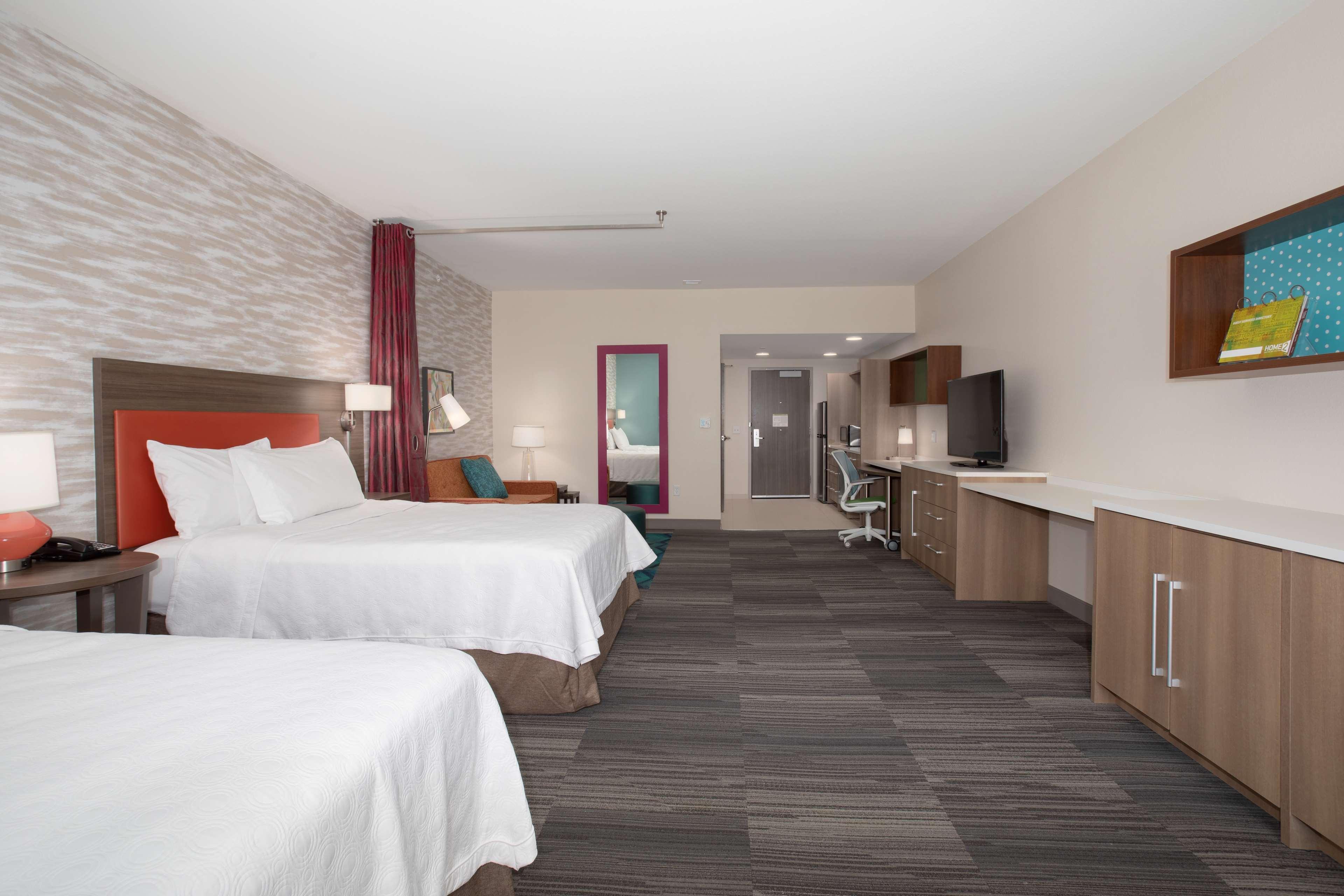 Hotel Home2 By Hilton Un Medical Ctr Area 3*